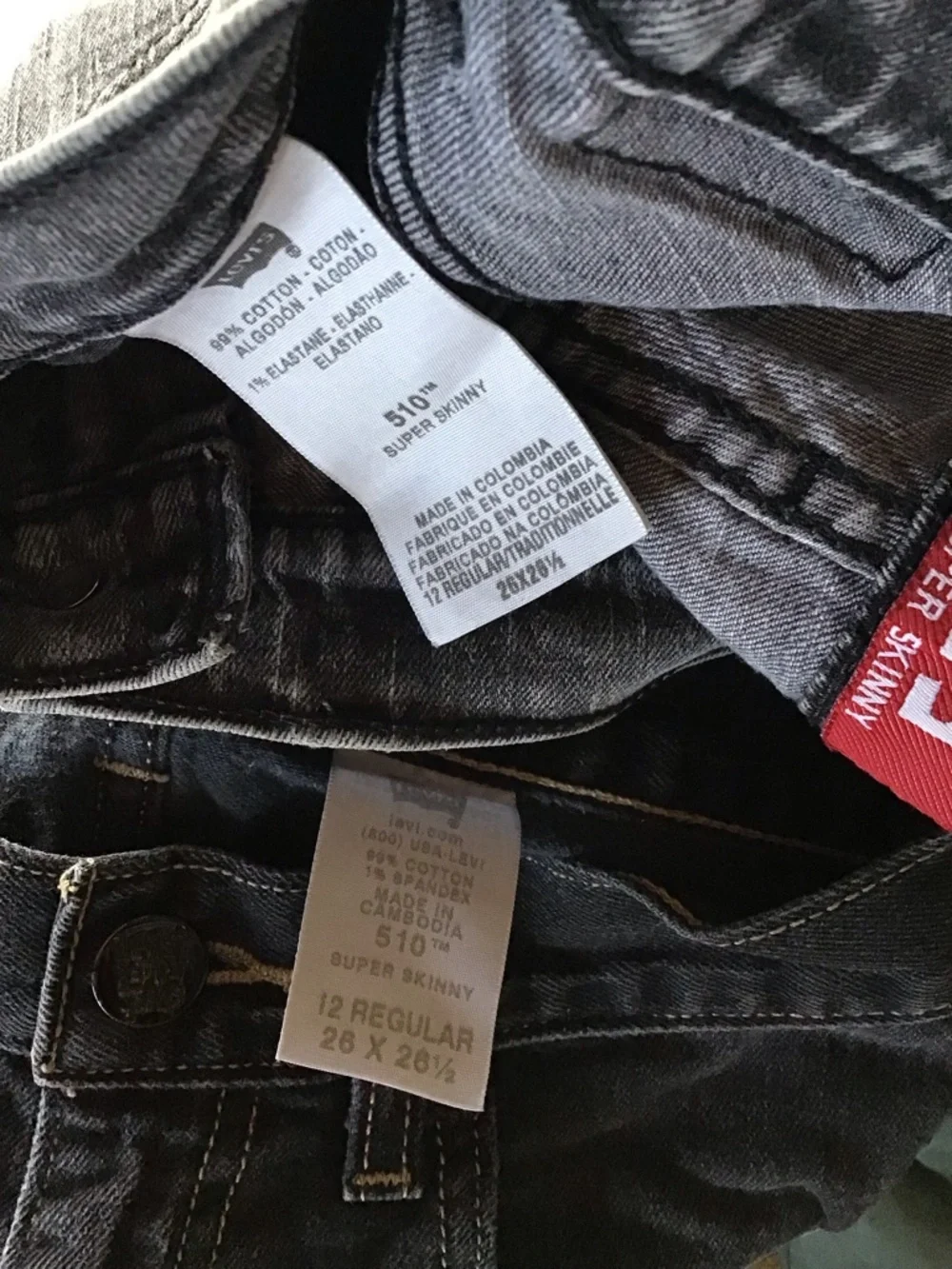 Levi's boy’s Bundle of 2 Black and Gray Acid Wash Jeans Pair Size 12 -26X26